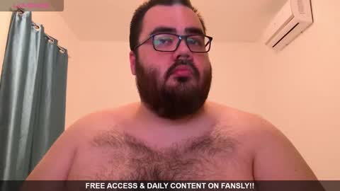 Snapshot of alexxxbear chatting on February 18, 9:33 pm alexxxbear online show from February 18, 9:33 pm