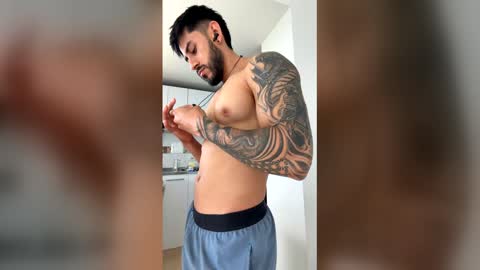 Alex   freelance model  instagram alex b229 online show from January 17, 3:17 pm