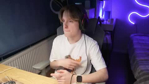 Alexycutie online show from April 30, 7:31 pm
