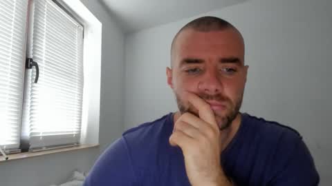 Snapshot of alfiesolomons87 chatting on October 29, 8:38 am alfiesolomons87 online show from October 29, 8:38 am