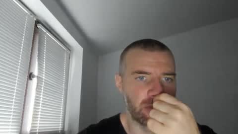 Snapshot of alfiesolomons87 chatting on November 27, 8:27 am alfiesolomons87 online show from November 27, 8:27 am