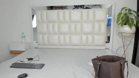 Alhana online show from December 15, 8:24 pm