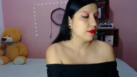 Snapshot of ali_squirt chatting on November 3, 9:16 pm alixia online show from November 3, 9:16 pm