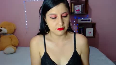 Snapshot of ali_squirt chatting on November 20, 9:47 pm alixia online show from November 20, 9:47 pm