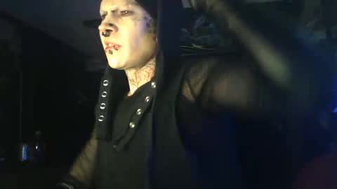 noire13 online show from December 3, 8:00 am