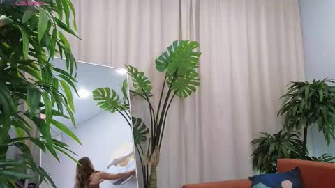 Snapshot of alicat_ chatting on November 5, 4:56 am Alicia online show from November 5, 4:56 am