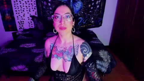 Snapshot of alice666f chatting on May 13, 8:49 pm ALiCE ROSE online show from May 13, 8:49 pm