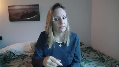 Alice online show from December 8, 9:02 am