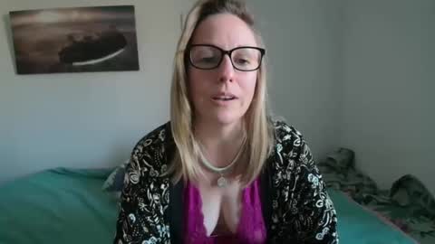 Alice online show from December 11, 1:28 pm