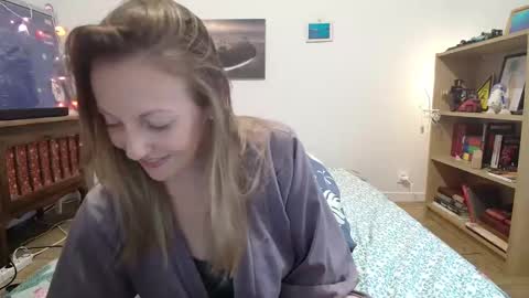 Alice online show from October 21, 3:02 pm