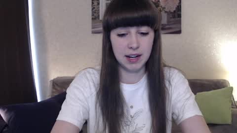 Snapshot of alice_59 chatting on April 22, 10:17 am alice_59 online show from April 22, 10:17 am