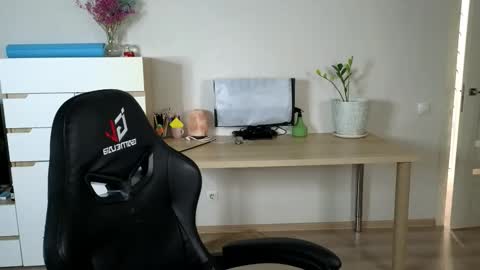 Alice online show from October 11, 4:27 pm