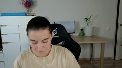 Alice online show from October 23, 5:23 pm