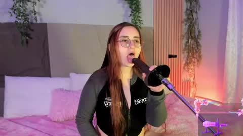 Mey online show from April 11, 3:27 pm