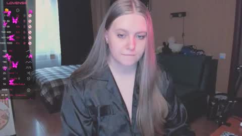 Snapshot of alice_dreamgirl_ chatting on November 5, 12:05 pm Alice 3 online show from November 5, 12:05 pm