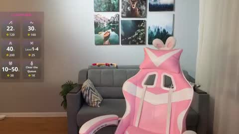 Snapshot of alice_frosst chatting on June 6, 6:34 pm Alice Frost online show from June 6, 6:34 pm