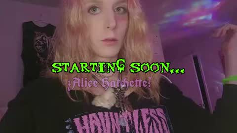 Snapshot of alice_hatchette chatting on June 19, 7:06 pm Alice Hatchette online show from June 19, 7:06 pm