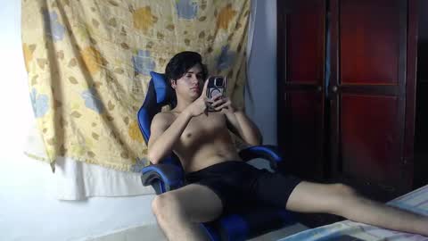 Snapshot of alice_julls chatting on May 15, 6:59 pm alice online show from May 15, 6:59 pm