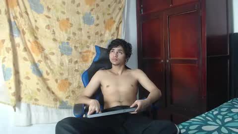 Snapshot of alice_julls chatting on May 21, 5:42 pm alice online show from May 21, 5:42 pm
