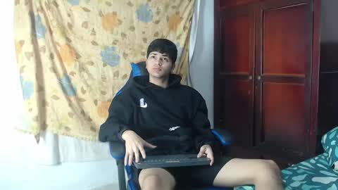Snapshot of alice_julls chatting on May 24, 5:29 pm alice online show from May 24, 5:29 pm