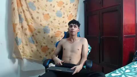 Snapshot of alice_julls chatting on June 2, 7:16 pm alice online show from June 2, 7:16 pm