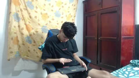 Snapshot of alice_julls chatting on June 5, 11:27 am alice online show from June 5, 11:27 am