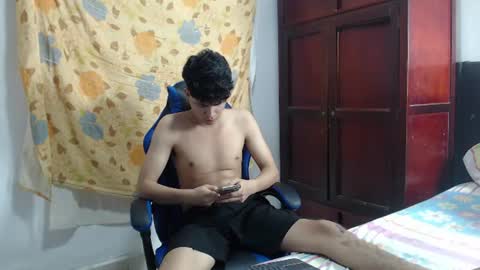 Snapshot of alice_julls chatting on June 10, 4:23 am alice online show from June 10, 4:23 am