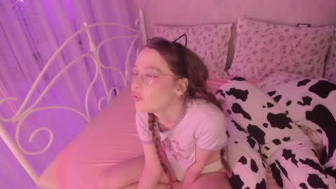 Alice online show from December 7, 7:10 pm