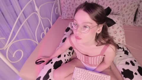 Alice online show from December 13, 5:32 pm