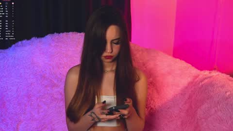 Alice online show from December 9, 6:14 pm