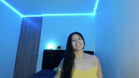 alice and amber online show from February 19, 3:39 am