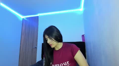 alice and amber online show from March 11, 1:34 pm