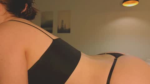 Snapshot of alice_miiiller chatting on May 21, 11:28 am Alice online show from May 21, 11:28 am