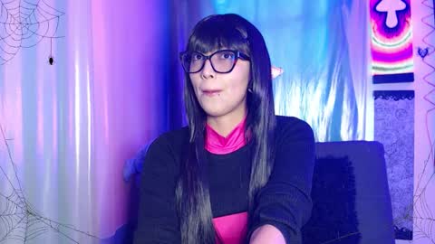      online show from October 5, 5:33 pm