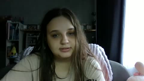 Snapshot of alice_shy14 chatting on October 24, 8:22 am Cristal online show from October 24, 8:22 am