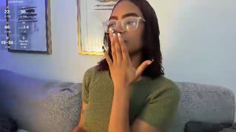 Snapshot of alice_simmons chatting on July 6, 12:46 pm alice_simmons online show from July 6, 12:46 pm