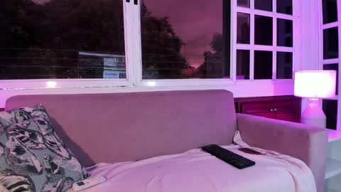 alice_simpson1 online show from September 27, 11:48 am