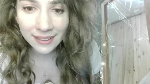 Snapshot of alice_sincere chatting on May 2, 9:31 pm Alice Love you all online show from May 2, 9:31 pm