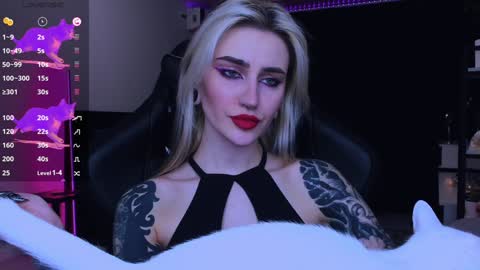 Snapshot of alice_specter chatting on December 2, 5:15 pm Alice online show from December 2, 5:15 pm