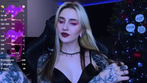 Snapshot of alice_specter chatting on December 20, 9:39 pm Alice online show from December 20, 9:39 pm