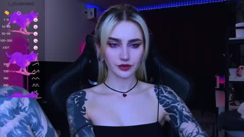 Snapshot of alice_specter chatting on January 16, 6:27 pm Alice online show from January 16, 6:27 pm