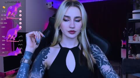 Snapshot of alice_specter chatting on January 25, 6:02 pm Alice online show from January 25, 6:02 pm