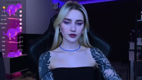 Snapshot of alice_specter chatting on January 26, 5:55 pm Alice online show from January 26, 5:55 pm