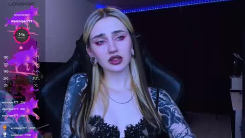 Snapshot of alice_specter chatting on March 8, 9:40 pm Alice online show from March 8, 9:40 pm