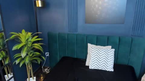 Alice and Asia online show from October 30, 3:30 am