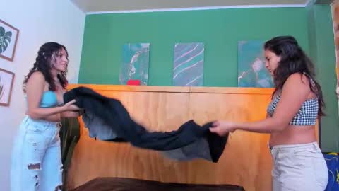 Alice and Asia online show from November 8, 6:18 pm