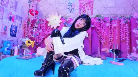     online show from February 6, 10:35 pm