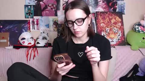 alice online show from December 15, 12:48 am