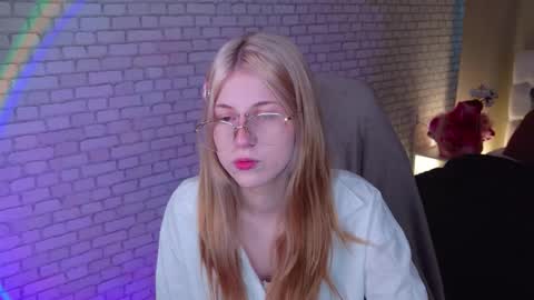 Snapshot of alicedews chatting on February 26, 1:43 pm alice online show from February 26, 1:43 pm