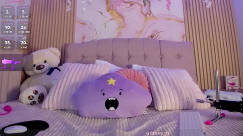 Snapshot of alicee1_ chatting on March 27, 12:05 am Aliice online show from March 27, 12:05 am